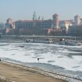 Wisła z lodem z widokiem na Wawel